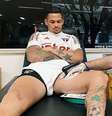 Luciano, atacante do São Paulo, durante exame para lesão muscular anterior  Foto: Divulgação/São Paulo / Estadão