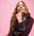 Anitta pede "Fora Bolsonaro" e enquadra bolsominions  Foto: Instagram/Anitta / Pipoca Moderna