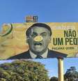 ‘Pequi roído’: sociólogo fez outdoor contra Bolsonaro em Palmas  Foto: Twitter / Reprodução