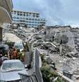 Equipes de resgate buscam sobreviventes em destroços de prédio que desabou na Flórida
25/06/2021
Departamento de Bombeiro de Miami-Dade/Divulgação via REUTERS  Foto: Reuters