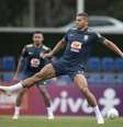 O zagueiro em ação durante treinamento com a Seleção Brasileira   Foto: Lucas Figueiredo/CBF