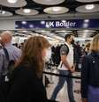 Fila de passageiros chegando no Controle de Fronteiras do Reino Unido no Terminal 5 do Aeroporto de Heathrow em Londres, Reino Unido
29/06/2021 REUTERS/Hannah Mckay/File Photo  Foto: Reuters