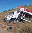 Ônibus cai em ribanceira e deixa pelo menos 3 mortos em Rio Claro  Foto: Divulgação / Polícia Rodoviária / Estadão