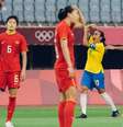 Marta faz a letra T em comemoração ao segundo gol do Brasil contra as chinesas Sam Robles/CBF  Foto: Sam Robles  / CBF