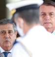 Braga Netto ao lado de Bolsonaro, nesta quarta-feira; ministro da Defesa negou ter ameaçado o processo eleitoral  Foto: Reuters / BBC News Brasil
