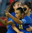 Marta comemora gol no empate do Brasil contra Holanda em jogo de seis gols neste sábado  Foto: Amr Abdallah Dalsh / Reuters