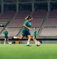 Autora de dois gols na estreia do Brasil, Marta durante último treino para o jogo contra a Holanda  Foto: Sam Robles/CBF