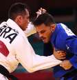 Na primeira rodada do judô até 73kg, Eduardo Katsushiro parou no francês Guillaume Chaine.  Foto: Sergio Perez