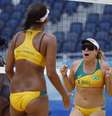 Ana Patrícia e Rebecca estreiam com fácil vitória por 2 a 0   Foto: John Sibley