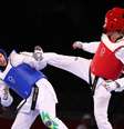 A croata Matea Jelic ataca Milena Titoneli na vitória sobre a brasileira em Tóquio  Foto: Murad Sezer/Reuters