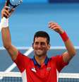 Djokovic comemora ao vencer Jan-Lennard Struff nesta segunda-feira em Tóquio Mike Segar/Reuters  Foto: Mike Segar  / Reuters