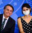 O presidente Jair Bolsonaro e a primeira-dama, Michelle, em evento no Palácio do Planalto.  Foto: Marcelo Camargo/Agência Brasil - 16/12/2020 / Estadão
