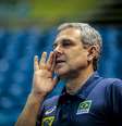 Dono de três ouros olímpicos como técnico, José Roberto Guimarães almeja o seu quarto pódio em uma Olimpíada  Foto: Divulgação/FIVB