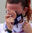 Alessandra Perilli se emociona com bronze conquistado nos Jogos Olímpicos de Tóquio nesta quinta-feira Ann Wang/Reuters  Foto: Ann Wang  / Reuters