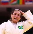 O choro da judoca gaúcha Maria Portela gerou comoção entre os torcedores.  Foto: Sergio Perez / Reuters