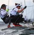 Martine Grael e Kahena Kunze durante regata disputada na Baia de Endoshima Carlos Barria/Reuters  Foto: Carlos Barria  / Reuters