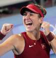 Belinda Bencic comemora após garantir a conquista da medalha de ouro em Tóquio  Foto: Robert Deutsch-USA TODAY Sports/Reuters