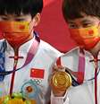 A dupla chinesa venceu a Alemanha e a Rússia na disputa pelo ouro olímpico  Foto: Getty Images / BBC News Brasil