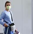 A velocista Krystsina Tsimanouskaya durante embarque para Viena no Aeroporto Internacional de Narita  Foto: Kim Kyung-Hoon/Reuters