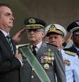 Se confirmado, desfile de tanques em frente ao Palácio do Planalto para entrega de convite a Bolsonaro seria inédito  Foto: Presidência da República / BBC News Brasil