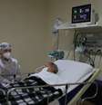 Paciente com covid-19 no hospital Ronaldo Gazolla, no Rio de Janeiro (RJ) 
18/06/2021
REUTERS/Pilar Olivares  Foto: Reuters