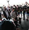Messi chega ao aeroporto de Barcelona com sua esposa Antonela e os seus filhos Albert Gea/Reuters  Foto:  Albert Gea  / Reuters