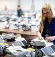 Funcionária da Justiça Eleitoral prepara urna eletrônica para eleição de 2018
22/10/2018
REUTERS/Rodolfo Buhrer  Foto: Reuters