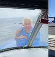 O apresentador norte-americano Jay Leno saiu por compartimento do avião em movimento  Foto: Reprodução Instagram / @spikeferesten / Estadão