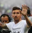 Messi foi celebrado pela torcida do PSG  Foto: Sarah Meyssonnier / Reuters