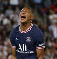 Mbappé comemora vitória do PSG no Francês  Foto: Sarah Meyssonnier / Reuters