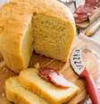 Aprenda como fazer bolo de pão de queijo de liquidificador.  Foto: Maricruz Avalos Kitchen Blog / Viva Receitas