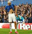 Richarlison vive bom momento com a camisa do Everton e está na mira do PSG (Divulgação Twitter)  Foto: LANCE!