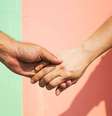 De acordo com a interpretação que o Talebã faz da lei islâmica, a homossexualidade é estritamente proibida e punível com a morte  Foto: Getty Images / BBC News Brasil