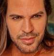O sertanejo agora cobra uma multa no valão de R$ 1 milhão pelo descumprimento contratual.  Foto: Instagram: @eduardocosta / Famosos e Celebridades