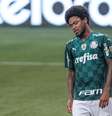 Luiz Adriano jogador lamenta chance perdida durante partida contra o CRB   Foto: Marcello Zambrana/AGIF / Gazeta Press