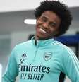 Foto publicada pelo Arsenal ao confirmar a rescisão de contrato de Willian com o clube  Foto: Reprodução/@arsenal.com
