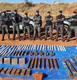 Policiais do Gate resgataram 100 quilos de explosivos deixados pelos criminosos durante ataques às agências bancárias de Araraquara, no interior de São Paulo  Foto: Polícia Militar/Divulgação / Estadão