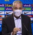 Tite preferiu não revelar a formação titular para o confronto diante dos chilenos  Foto: Amanda Paiva/CBF