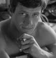 Jean-Paul Belmondo em ‘Acossado’, longa que o projetou mundialmente: charme irresistível  Foto: Divulgação