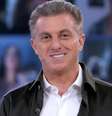 Luciano Huck fez estreia tranquila e sem surpresas, com picos de 20 pontos de audiência  Foto: TV Globo