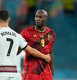 Lukaku não quer saber de comparação com Cristiano Ronaldo (Foto: THANASSIS STAVRAKIS / POOL / AFP)  Foto: LANCE!