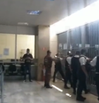 Grupo tentou invadir Ministério da Saúde, mas agentes impediram ação  Foto: Reprodução/Twitter/Metrópoles / Ansa - Brasil