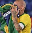 Daniel Alves recebeu uma enxurrada de críticas por apoiar ato a favor de Jair Bolsonaro  Foto: Reprodução (Instagram)