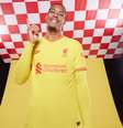 Nova terceira camisa do Liverpool foi lançada nesta quarta-feira Divulgação Liverpool  Foto: Divulgação  / Liverpool