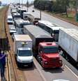 Veículos em rodovia afetada por protesto de caminhoneiros
9/09/2021
REUTERS/Washington Alves  Foto: Reuters