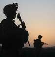 Soldados americanos em Herati, no Afeganistão, em 2009; especialista em contra-terrorismo dos EUA afirma que aliança com Talebã se tornou necessária em nome da segurança doméstica do Ocidente  Foto: Getty Images / BBC News Brasil