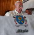 Papa Francisco conversa com jornalistas durante voo no avião papal
15/09/2021
Tiziana Fabi/Pool via REUTERS  Foto: Reuters