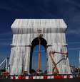 Instalação no monumento Arco do Triunfo, em Paris
16/09/2021
REUTERS/Gonzalo Fuentes  Foto: Reuters