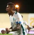 Paulinho comemora gol com a camisa do Al Ahly: adeus após apenas quatro partidas  Foto: Reprodução/Twitter/@Al-Ahli Saudi Club