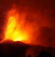 A erupção do vulcão Cumbre Vieja já destruiu centenas de casas  Foto: Getty Images / BBC News Brasil